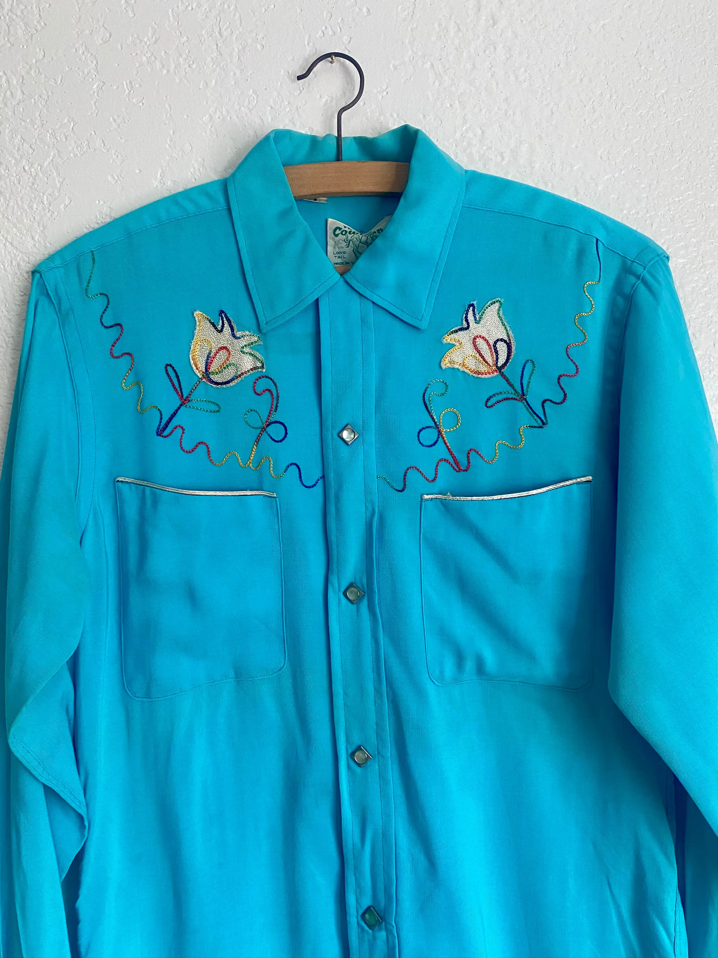 1960s The Cowhand Chain Stitch embroidery blue pearl snap button up blouse small long