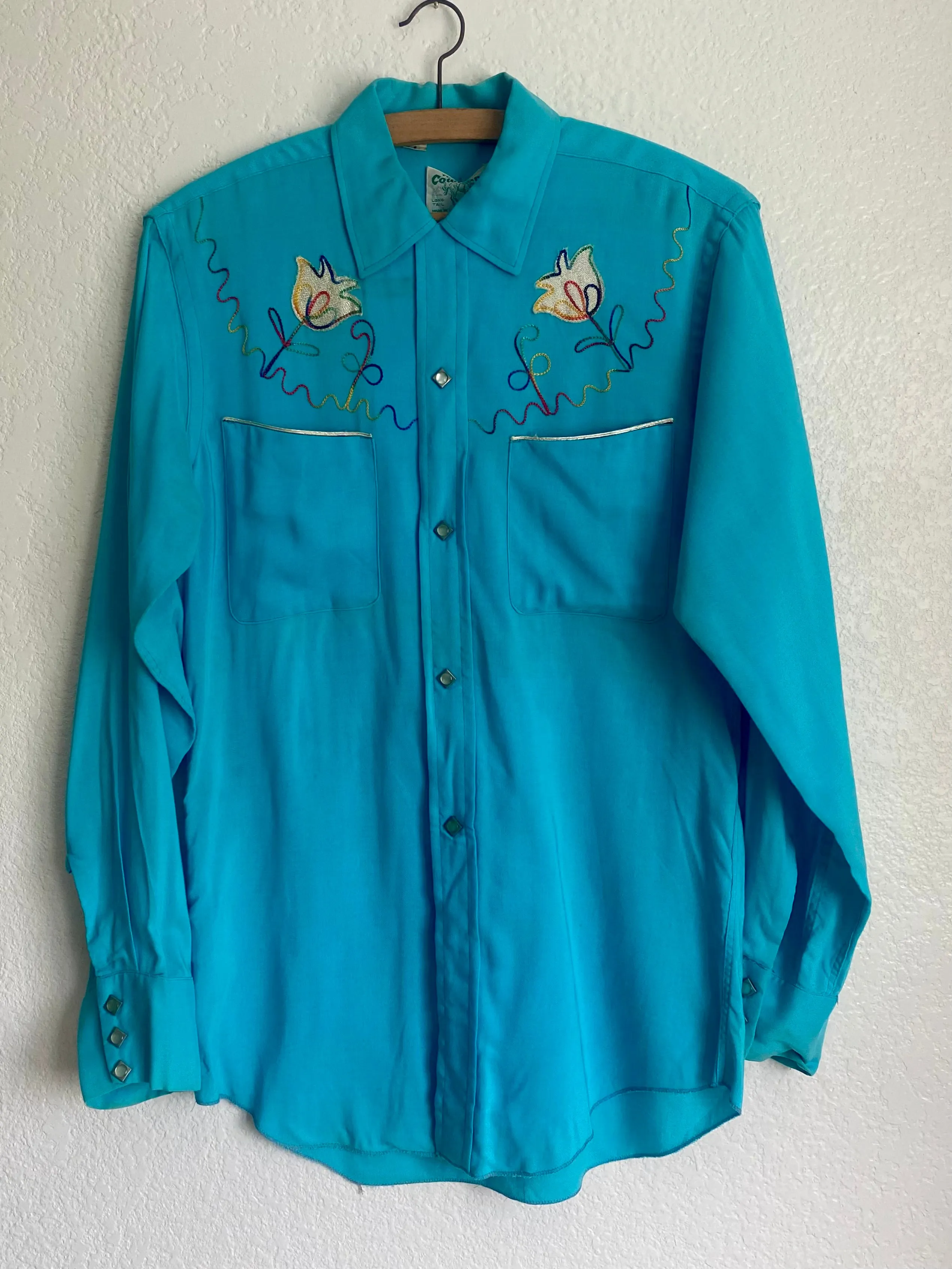 1960s The Cowhand Chain Stitch embroidery blue pearl snap button up blouse small long