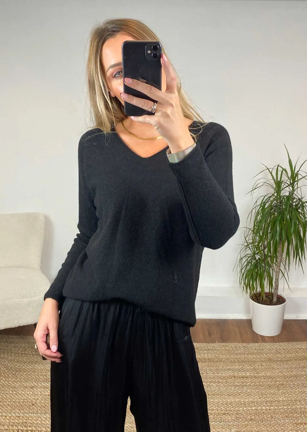 Lorna V Neck Jumper in Black